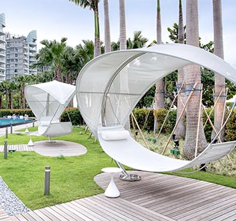 luxury garden furniture accessories
